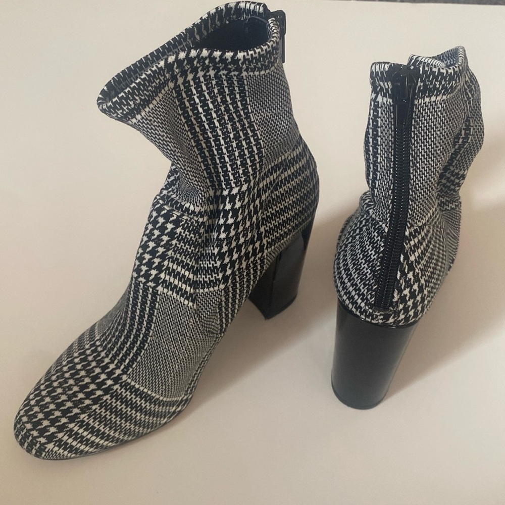 Aldo Lovelee over ankle blocked heel, houndstooth textile bootie. 7.5M EUC